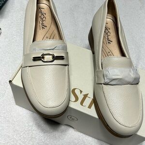 LifeStride Sonoma Bone Tumbled Women's Cream Loafers Size 8.5 both new in Box